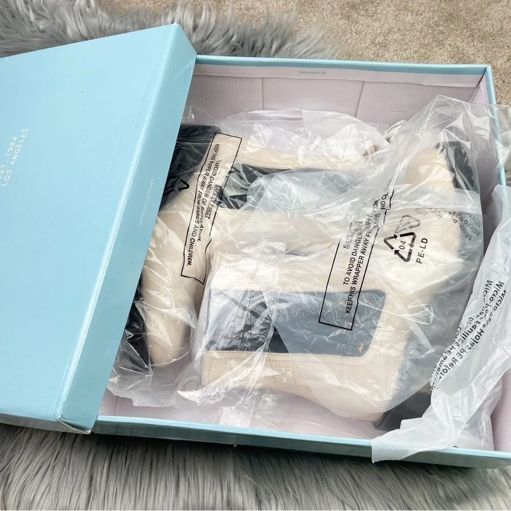 New Seychelles FarFetched Leather Chelsea Lug Boots in Cream